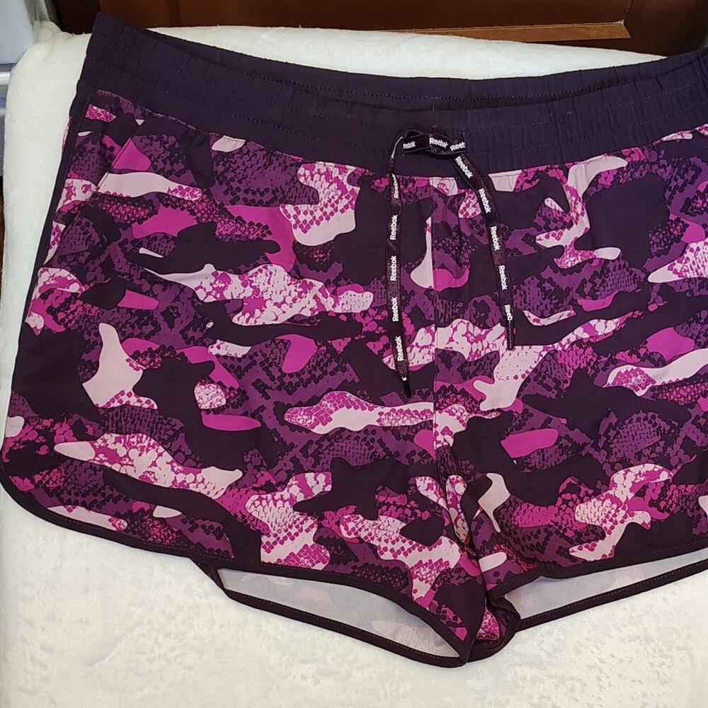 Womens Reebok Purple Camo Running Shorts Size XL Athletic Workout Gym Curvy Girl - Picture 3 of 6